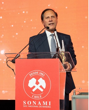 En cena anual de la SONAMI: Antofagasta Minerales recibe el Premio de